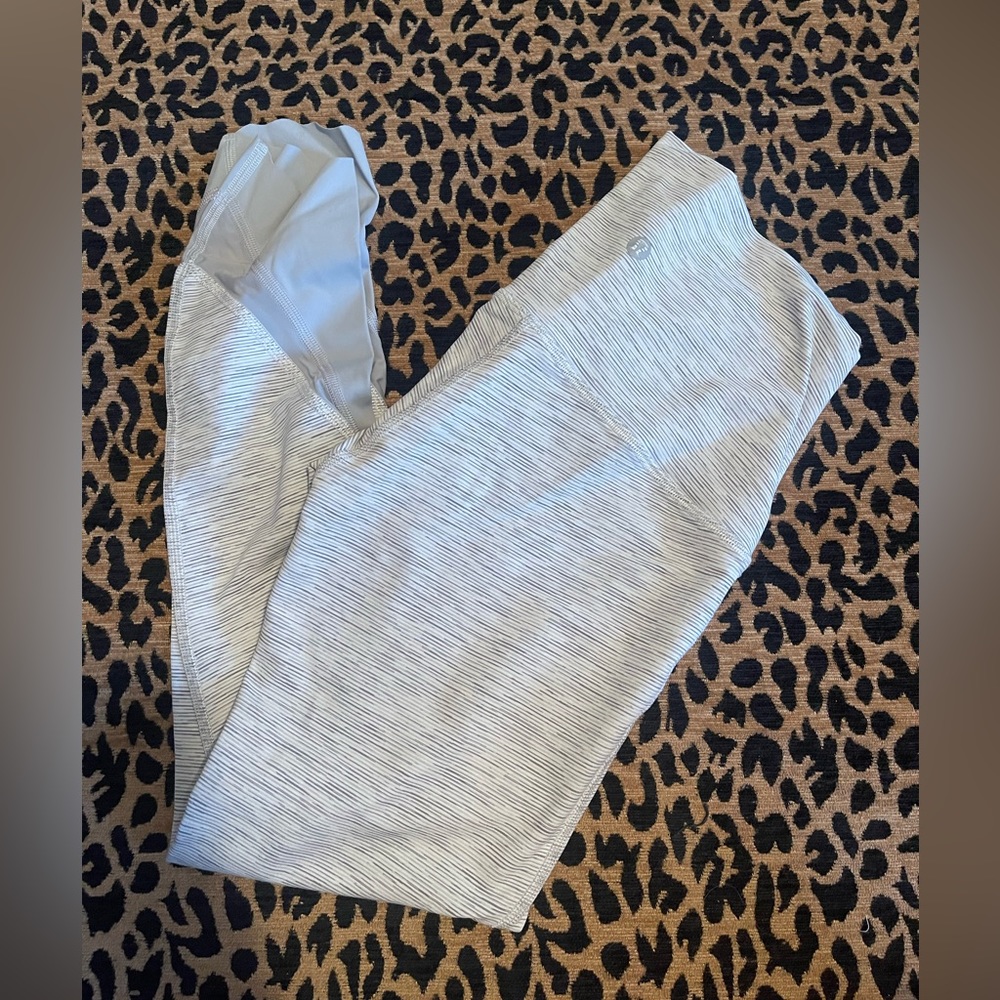 Lululemon Wunder Under Crop High-Rise *Roll Down Scallop Full-On Luxtreme 23"